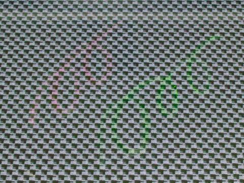 よく見ると見える程度。やはり透明インクだとこうなりますね。