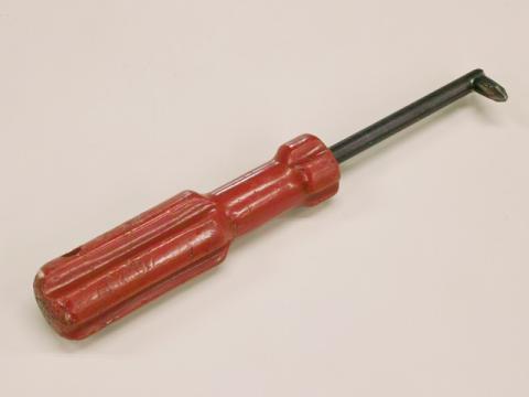 先端が折れ曲がっています(元は真っ直ぐでした)