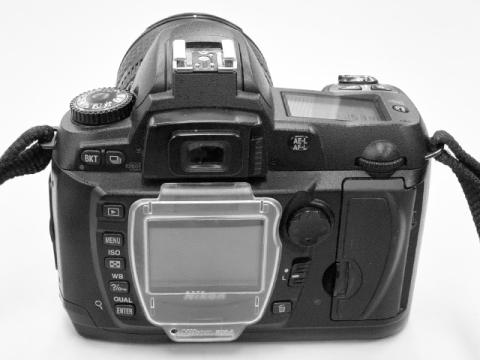 液晶はオマケ程度の大きさですw