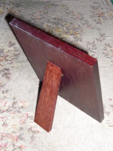 裏側は割と簡素な作りです。