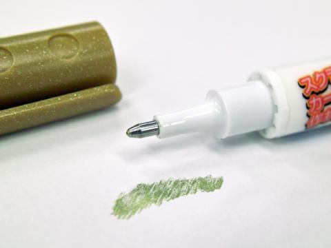 塗った色が変ですがこちらがゴールドです(もっと奇麗に塗れます)