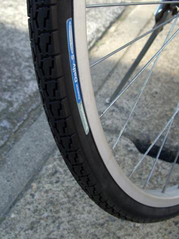 交換後のリヤタイヤ