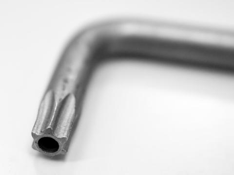 真ん中に孔があいているのが特徴