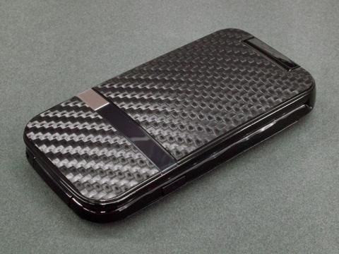 オモテ側は平坦なので比較的貼りやすい感じでした。