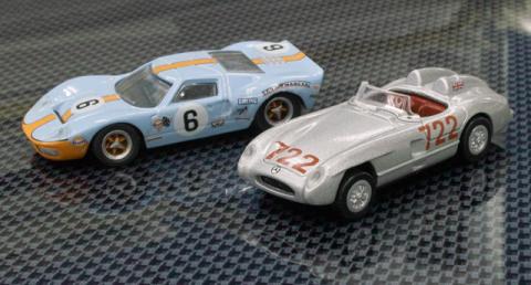 やはりオマケのフォードGT40との比較、着色するも造形が違い過ぎる...