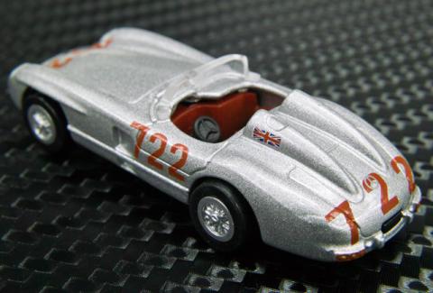 何となくバットマンカーを思い出すリアビュー