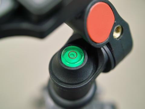 私はあまり利用しないと思いますが、標準装備の水準器です。