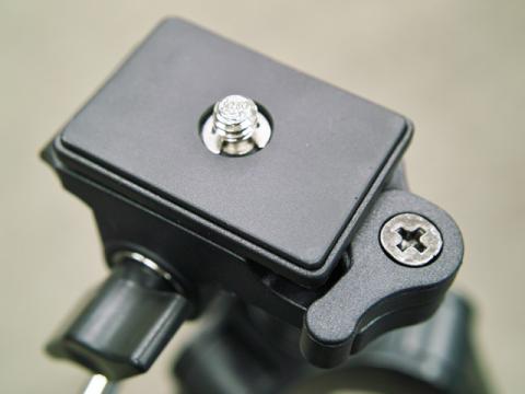 便利なクイックシューですが、ゴムがツルツルなので滑りそう...