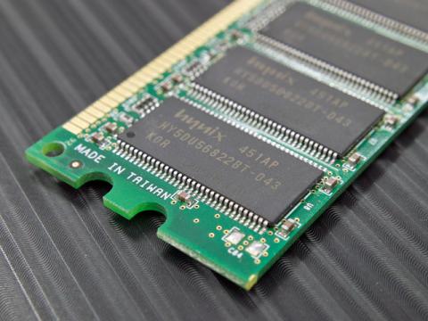 基板と実装は台湾製のようです。