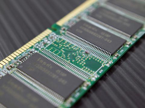 真ん中の小さい孔が無駄っぽく見えますが、何か意味があるのかな?