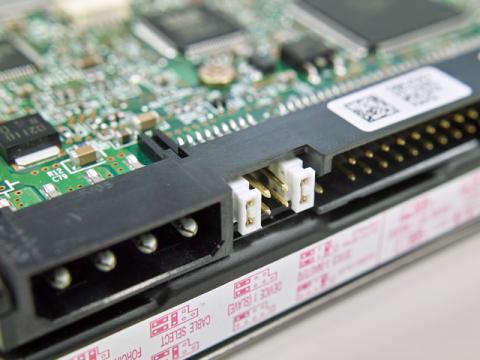 ジャンパーピンの設定は写真下のマゼンタ色印刷部分に明記されています。