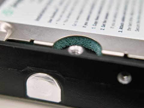 カバーの内側にキッチンスポンジのようなものが付いてます。