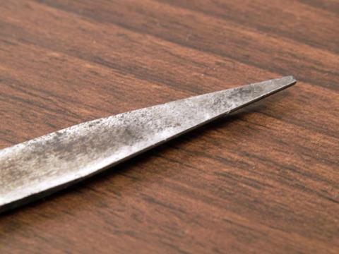 手入れが行き届いておらず、先端も欠けていますorz