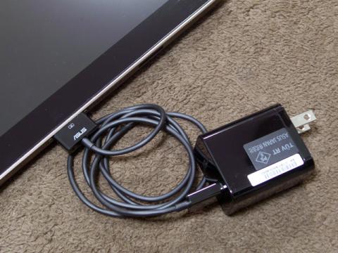 久しぶりにケーブルを本体に装着しました。