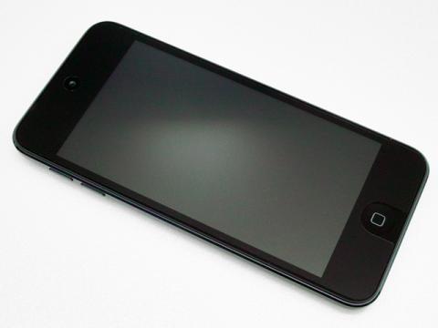 貼付け後、電源OFFの状態。