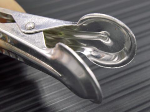 結構雑な作りです。ペラペラで強度は微妙です...