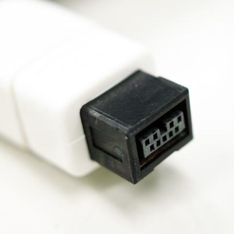 9ピン側(Mac miniへ)