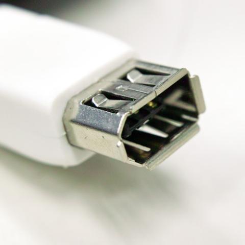 6ピン側(旧FireWire機器側)