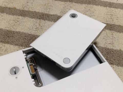 バッテリー、初めて外したかも...w