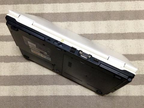 背面側はこんな感じです。