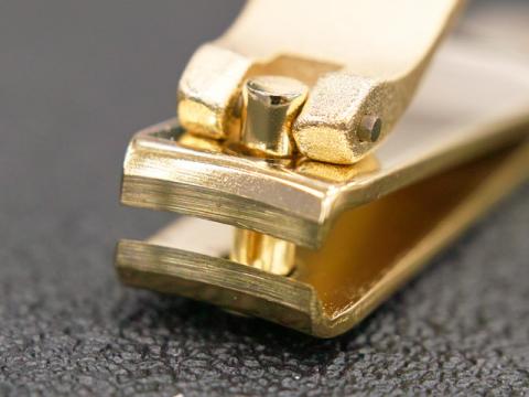 刃先部分のアップ。飛散防止カバーは初めから付いていません。