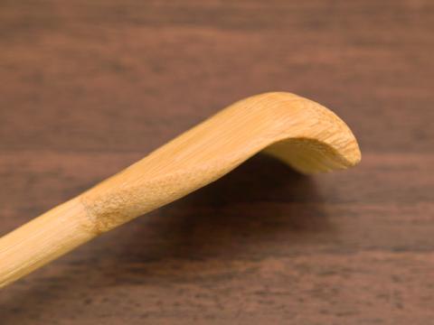 この角度と丸みが絶妙なのです。ただ、曲げ加工じゃないので欠けてしまう可能性大です。