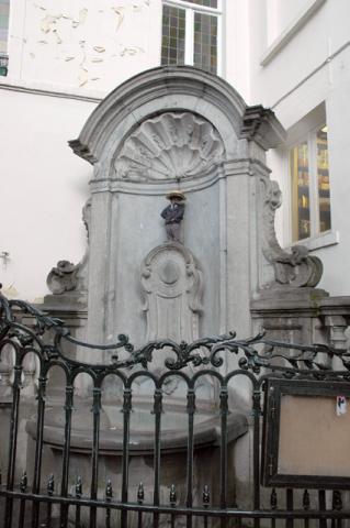 遠い。。。しかも小さいし。。。