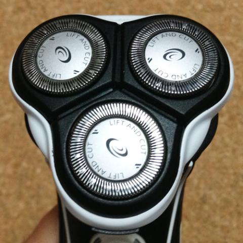 たまに刃の場所を入れ替えてます。(外刃と内刃は常に同じセット)