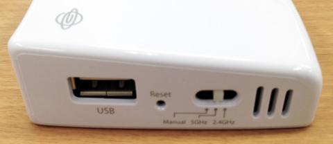 側面にはUSB(電源用)、リセットスイッチ、モード切替スイッチが付いています。