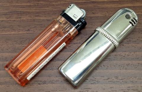 100円ライター(10年前のもの)との比較