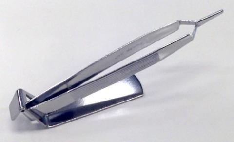 専用台にタテにセットした状態。