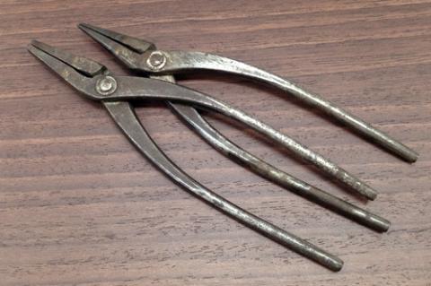 飾り気のない無骨な工具です。