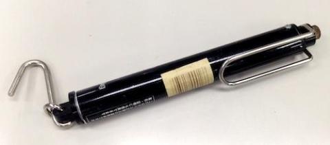 上部の吊り下げ部分は折りたたみ式でコンパクトになります。