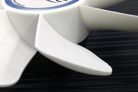 フィンの最も厚いところで2mmほどあります。