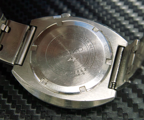 裏側もキズだらけです。。。