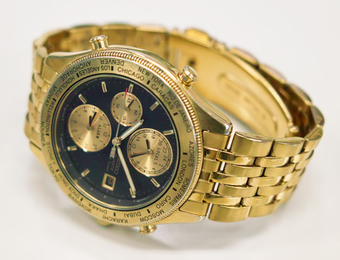 金と黒でゴージャスな感じがしますw