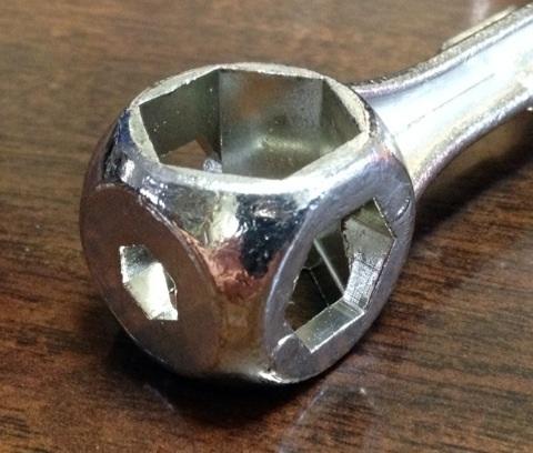 かなり仕上げは粗いです。。。