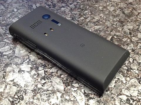 裏面はホールド性の良いマットな質感となっています。