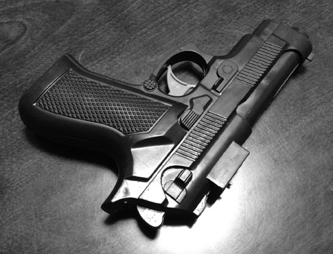 まぁ、ベレッタに見えなくもないですね^_^;