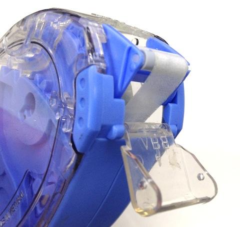 カバーを開いて使用します。