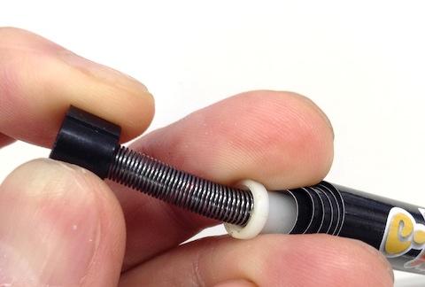 巻き取り用のスプリング、印刷物にはすっかり丸まり癖が付いてます^_^;