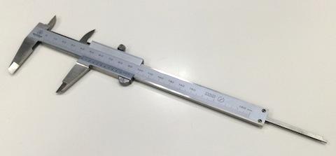 全長は230mm程度ありますが、実際に測れるのは150mmまでです。