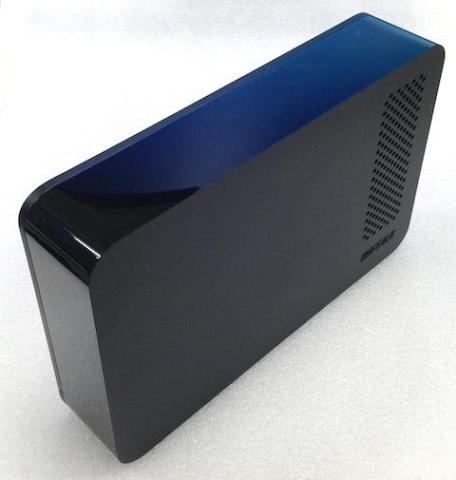 シンプルでクセの無いな本体形状。