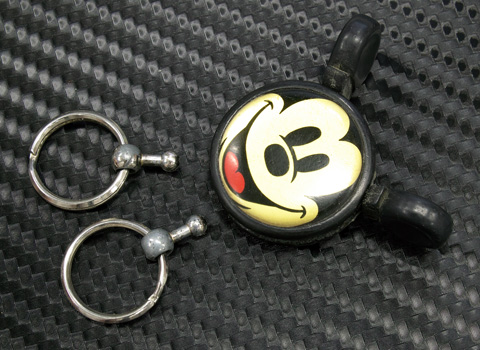 キーホルダー部分が外せます。