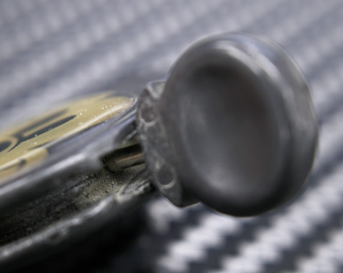 壊れそうで壊れない可動部分。