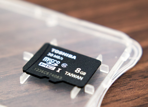 とりあえず4GBでも足りていたので、8GBあれば十分過ぎます。