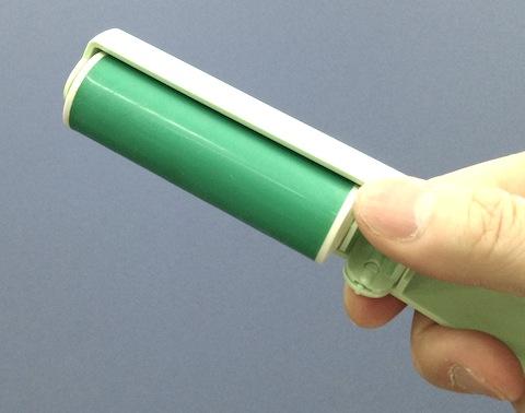 このような感じに持ってコロコロします。