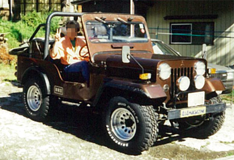 うろ覚えですが、側面にプレスでJEEPと書かれていたいたような。。。