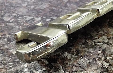 裏側だけでなく側面も適当な仕上げです^_^;