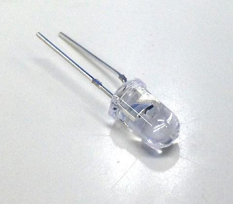 LEDは見ただけで色を判別しにくいですね^_^;